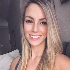 Meet your Posher, Brooke